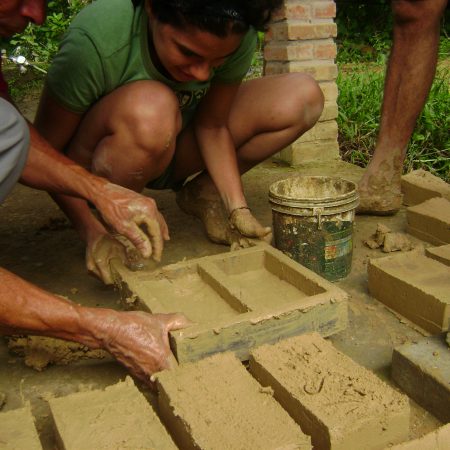 Aprendendo fazer tijolo manual